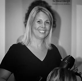 Adeline coiffeuse Inside Tours