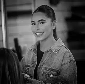 Mathilde apprentie coiffeuse Inside